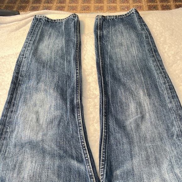 American Eagle Slim Straight Leg Jeans. Size 28/30. EUC. Standard 5-pockets. - Picture 5 of 7